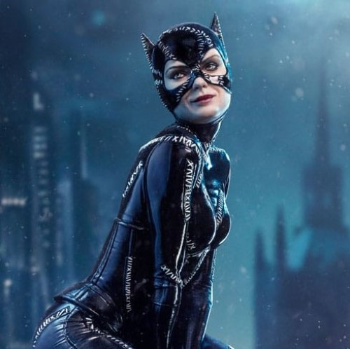 Catwoman Batman Returns Legacy Replica 1/4 Statue by Iron Studios